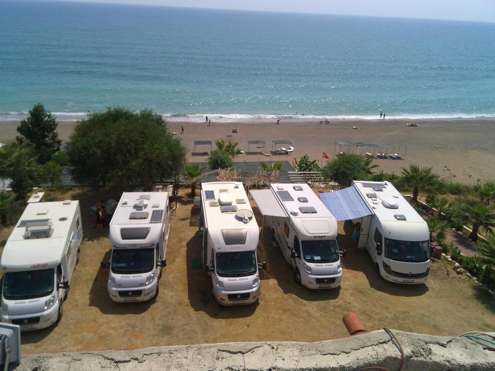 Mavi Cennet Camping Caravan Kızılot Exterior foto